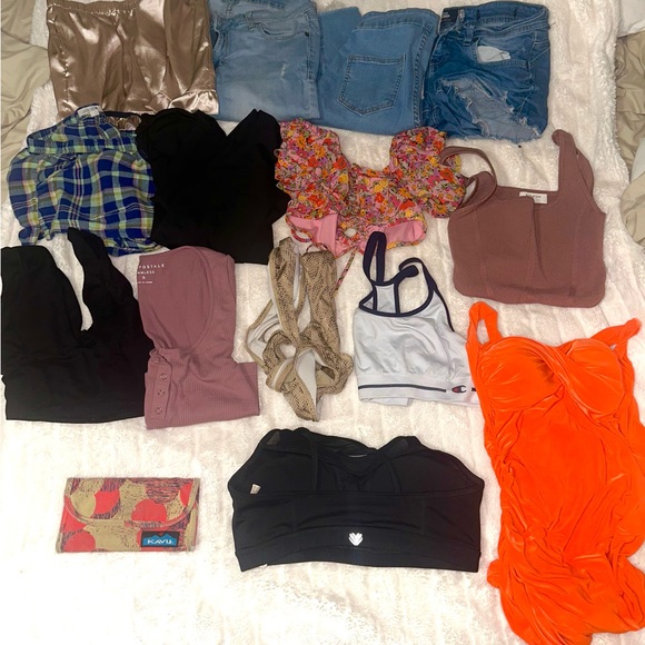 Aritzia Tops - Bundle of aritzia/ aerie/polly